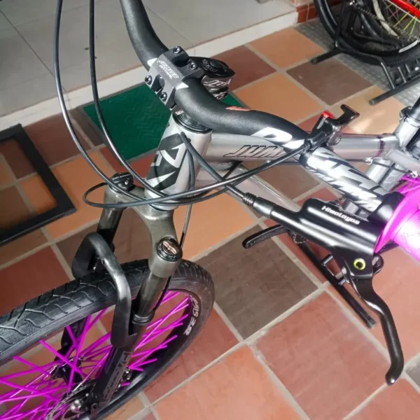 Bicicleta Stunt/Dirt 26" Jumper 1X7 Vel Colores On trail