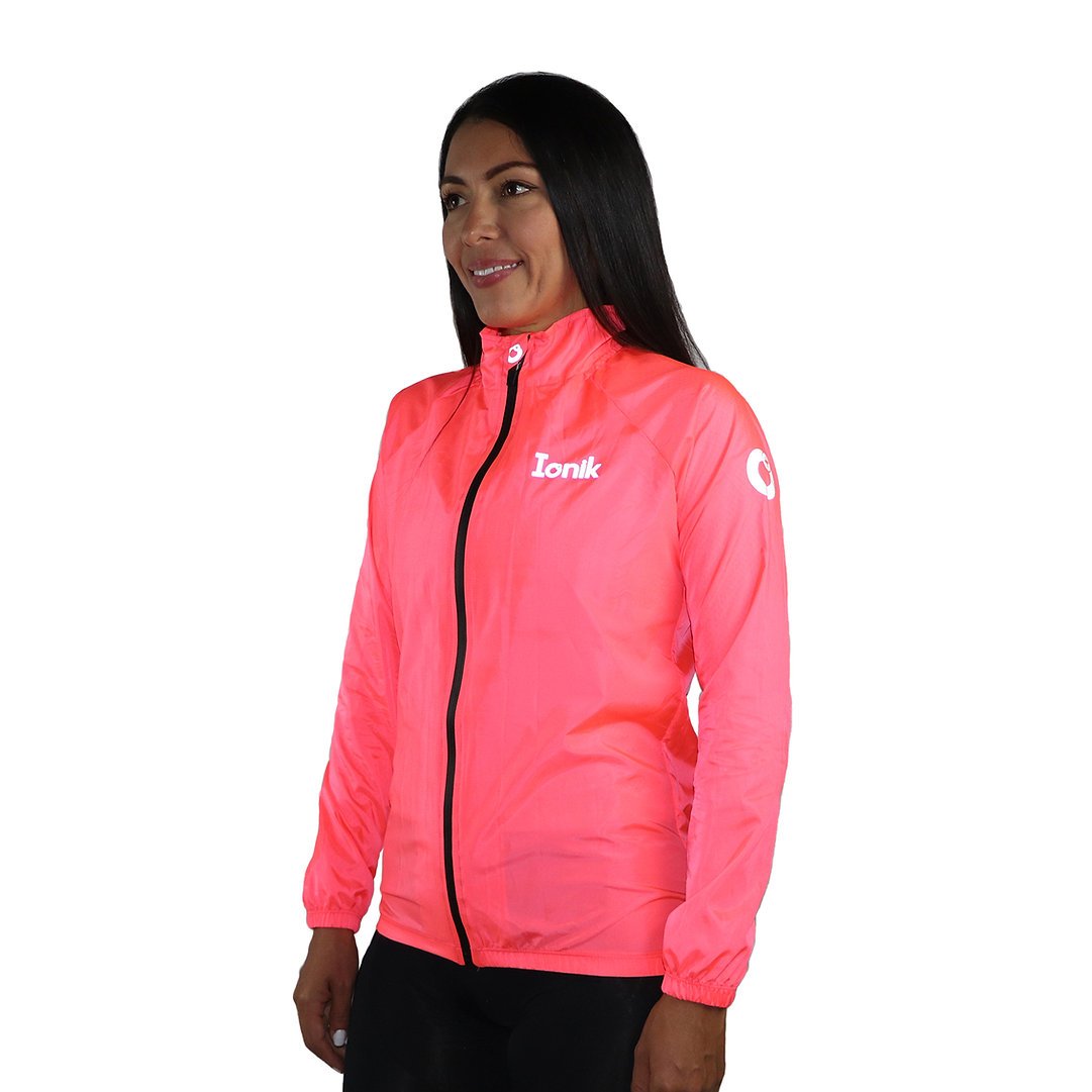 Chaqueta Rompevientos Light Fucsia Femenina – Ionik
