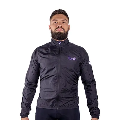 Chaqueta Rompevientos Light Negra Masculina – Ionik