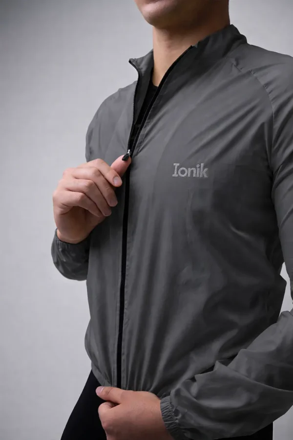 Chaqueta Rompevientos Light Gris Masculina 2.0 – Ionik