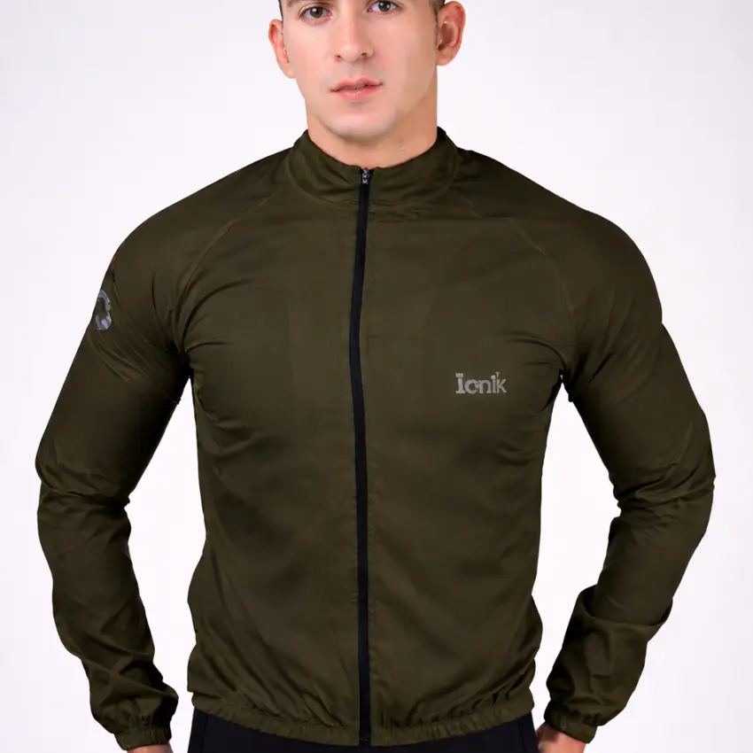 Chaqueta Rompevientos Light Verde Oliva Masculina 2.0 – Ionik