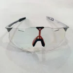 GAFAS DE CICLISMO 100%  HYPERCRAFT GRISES CON FOTOCROMÁTICO REACTIVO