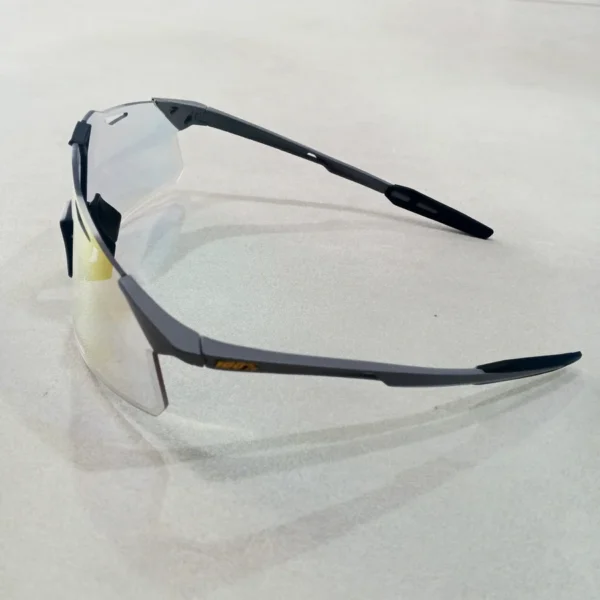 GAFAS DE CICLISMO 100%  HYPERCRAFT GRISES CON FOTOCROMÁTICO REACTIVO