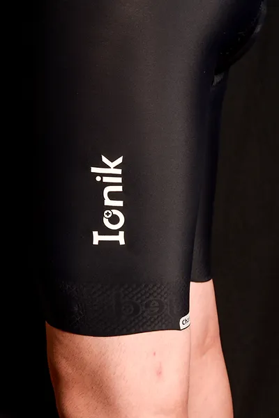 Pantaloneta Masculina Negra Sin Costuras para Ciclismo - Ionik